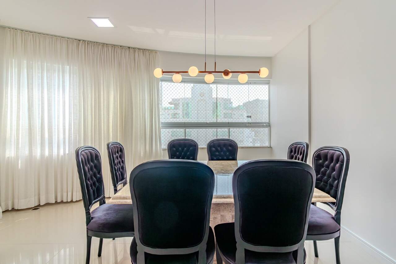 Apartamento à venda no Pioneiros: 