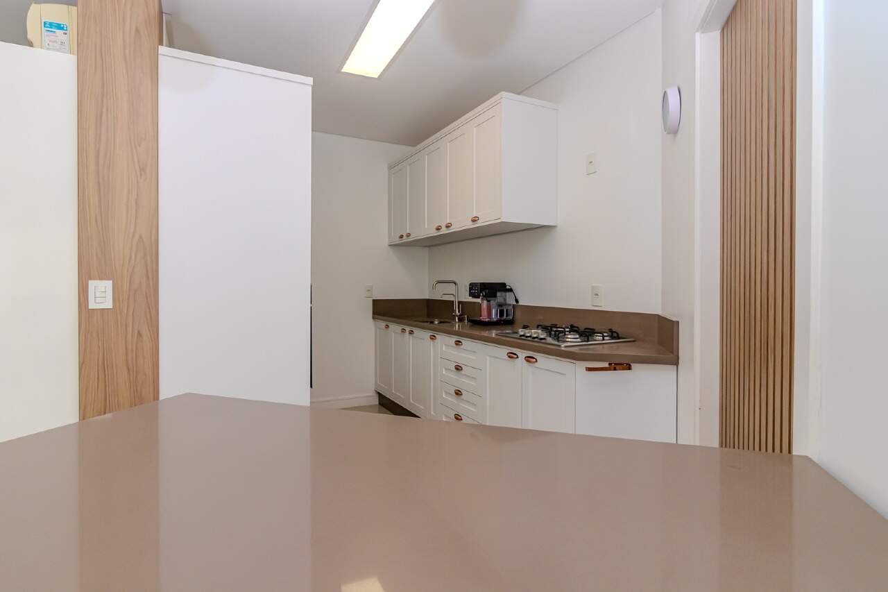 Apartamento à venda no Pioneiros: 