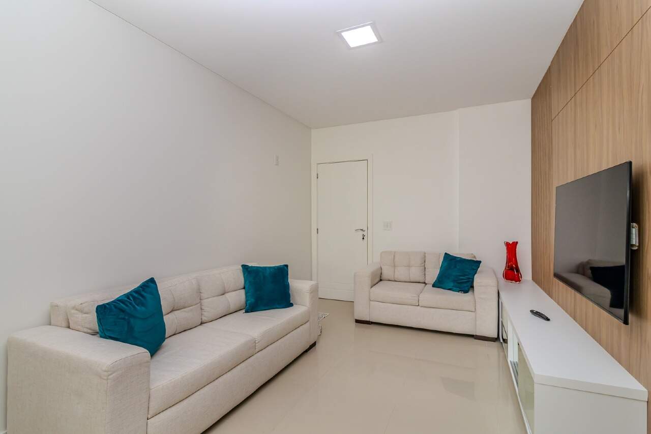 Apartamento à venda no Pioneiros: 