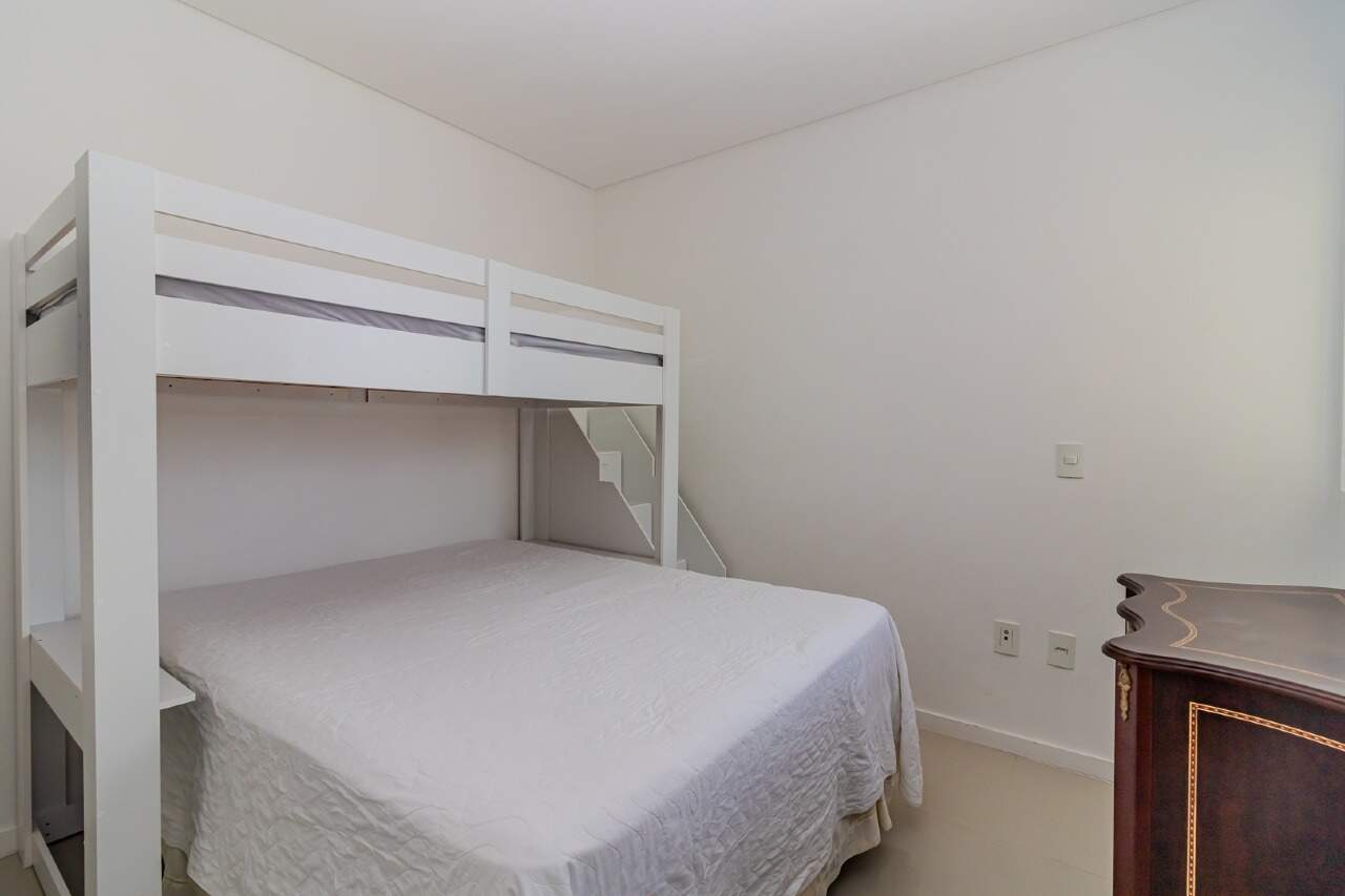 Apartamento à venda no Pioneiros: 