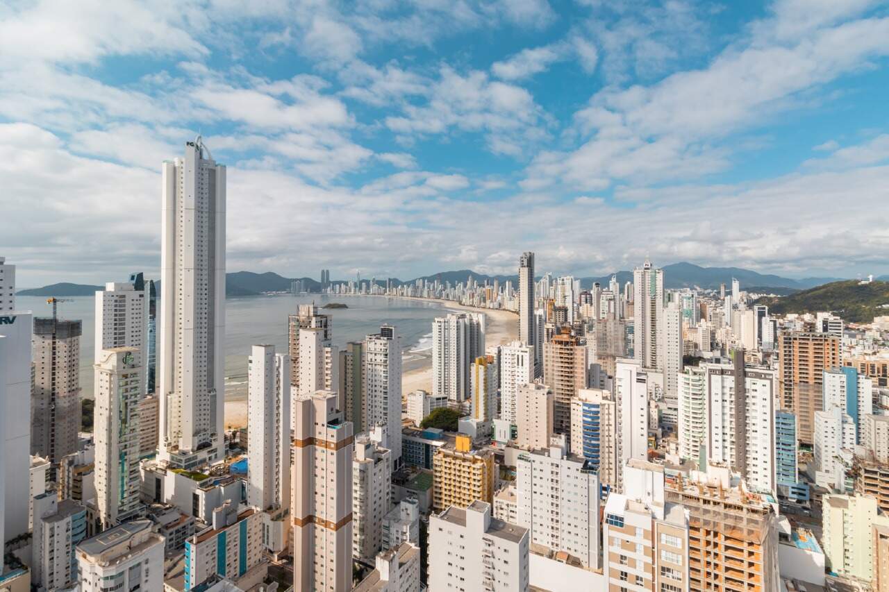 Apartamento à venda no Pioneiros: 
