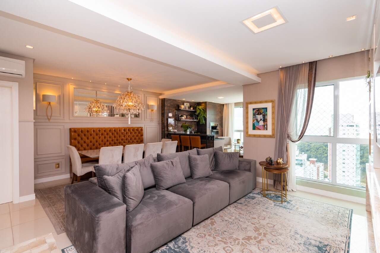 Apartamento à venda no Pioneiros: 