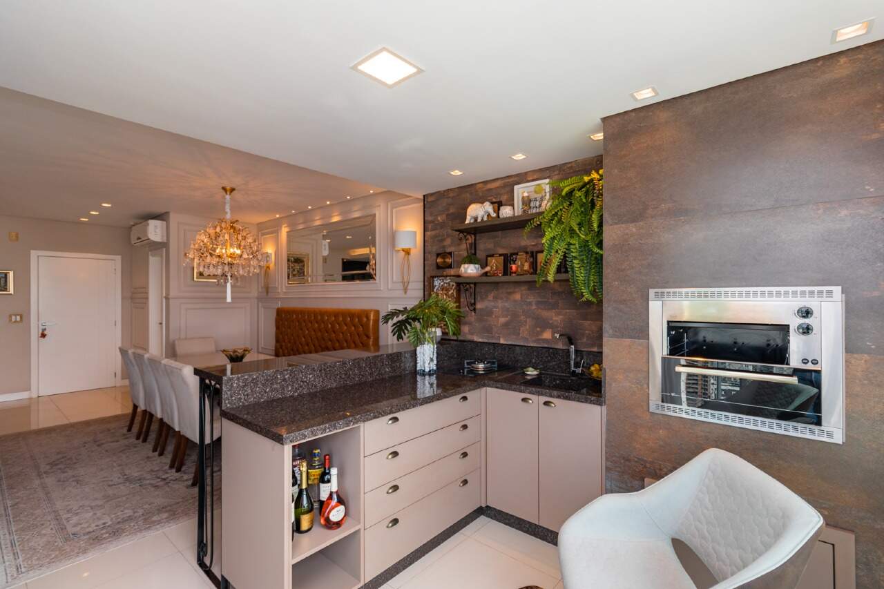 Apartamento à venda no Pioneiros: 