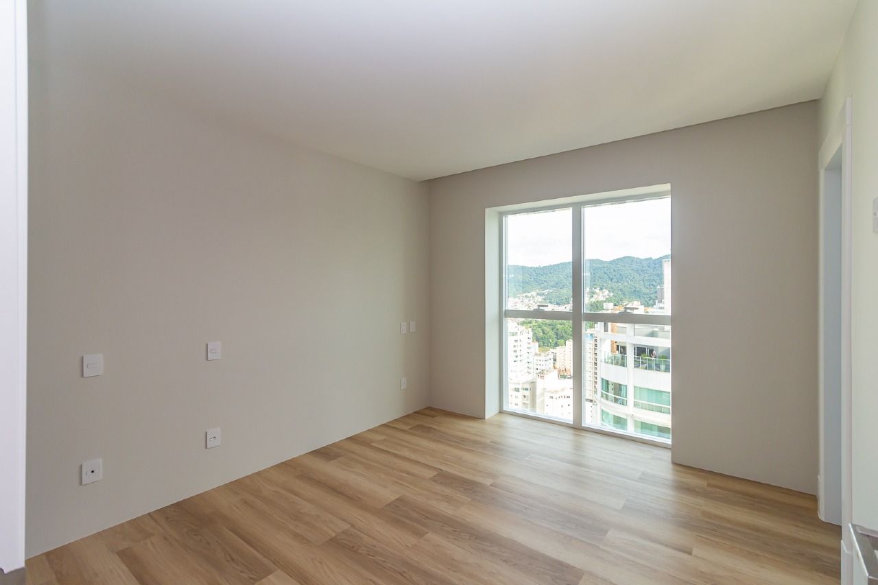 Apartamento à venda no Pioneiros: