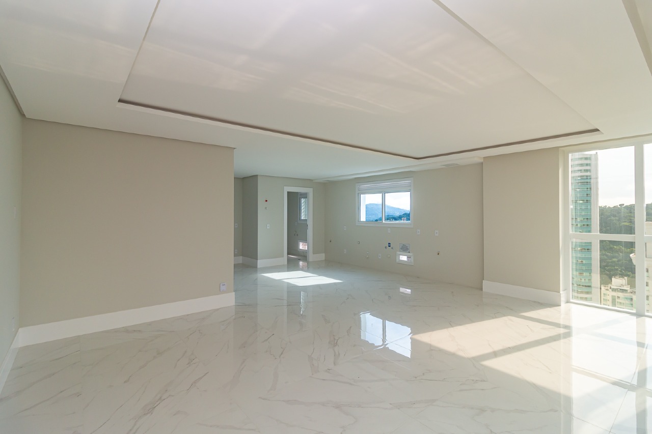 Apartamento à venda no Pioneiros: