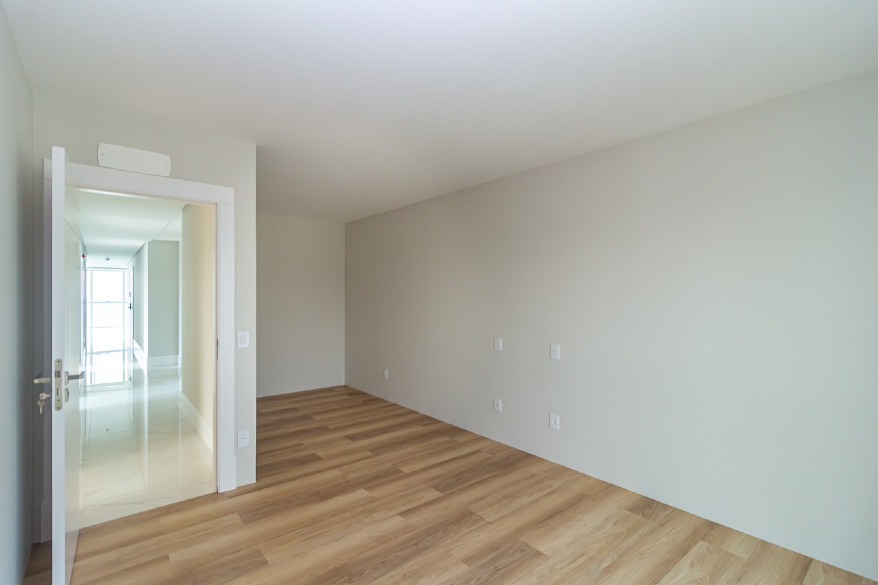 Apartamento à venda no Pioneiros:
