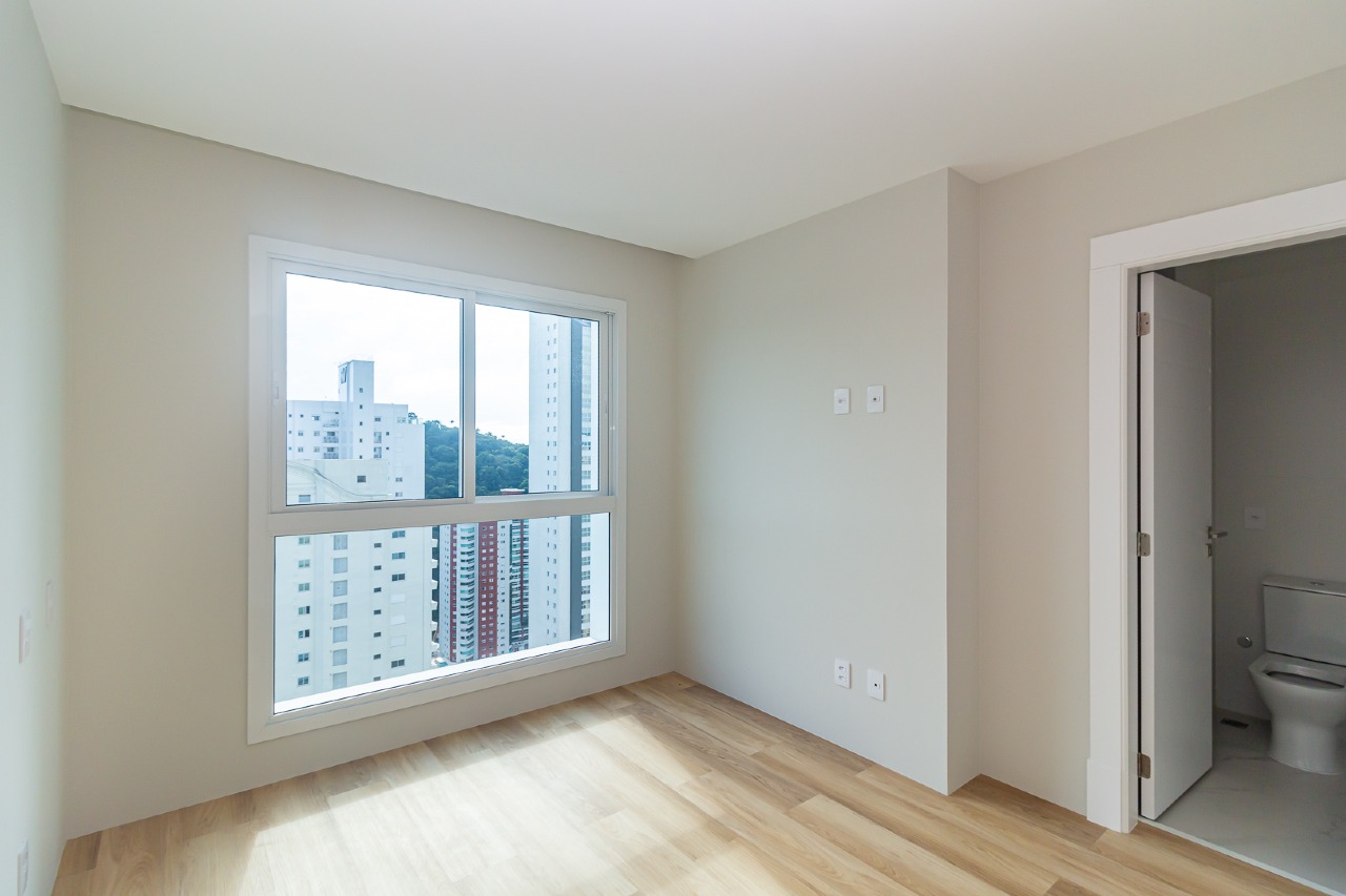 Apartamento à venda no Pioneiros: