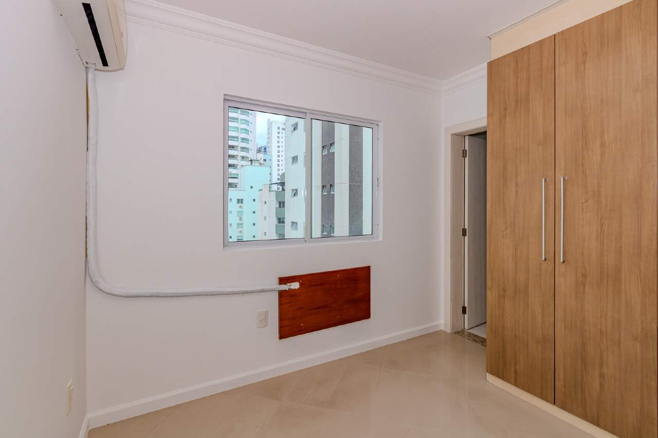 Apartamento à venda no Pioneiros: 