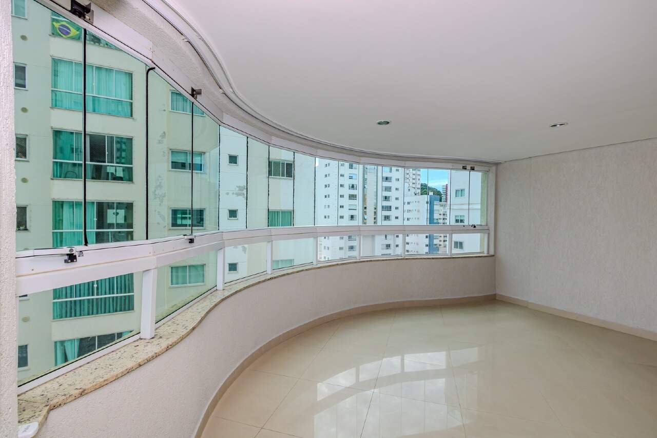 Apartamento à venda no Pioneiros: 