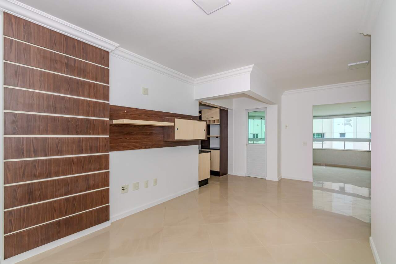 Apartamento à venda no Pioneiros: 