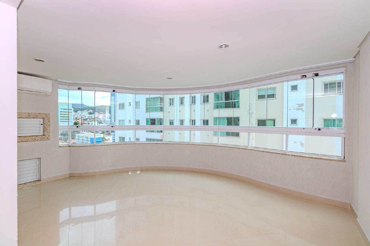 Apartamento à venda no Pioneiros: 