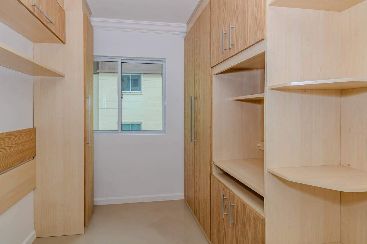 Apartamento à venda no Pioneiros: 