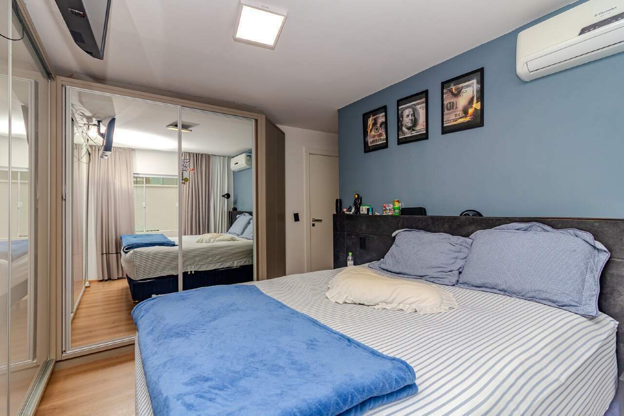 Casa de Condomínio à venda no Centro: 
