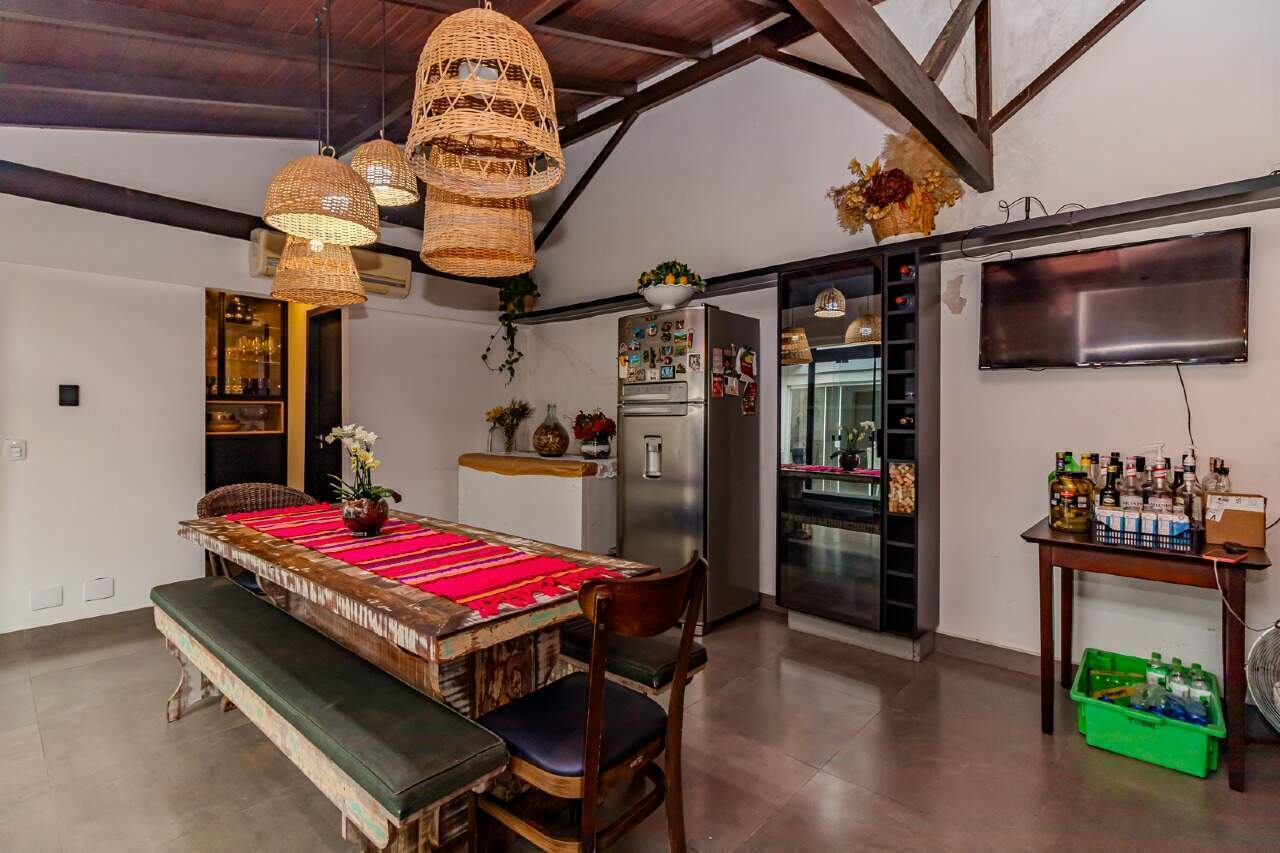 Casa de Condomínio à venda no Centro: 