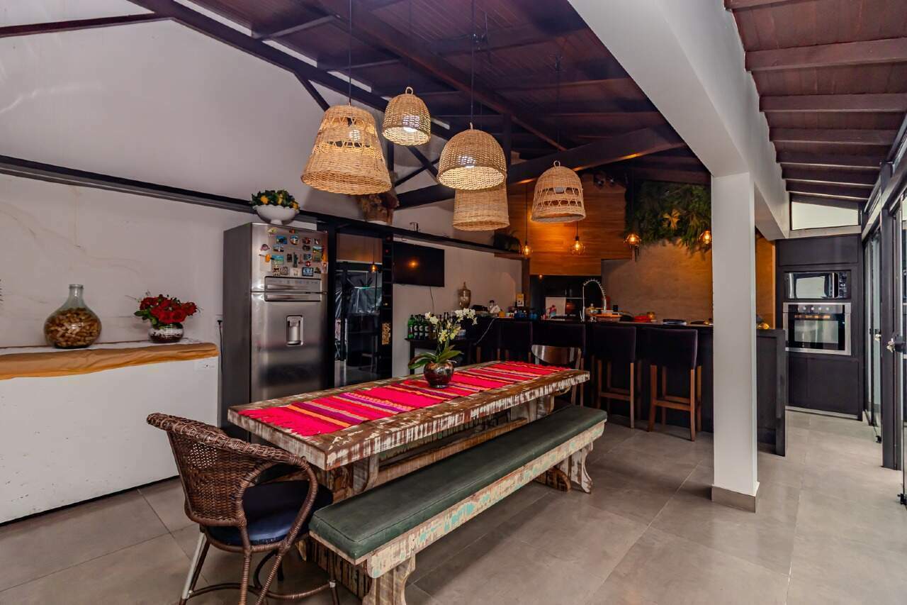 Casa de Condomínio à venda no Centro: 