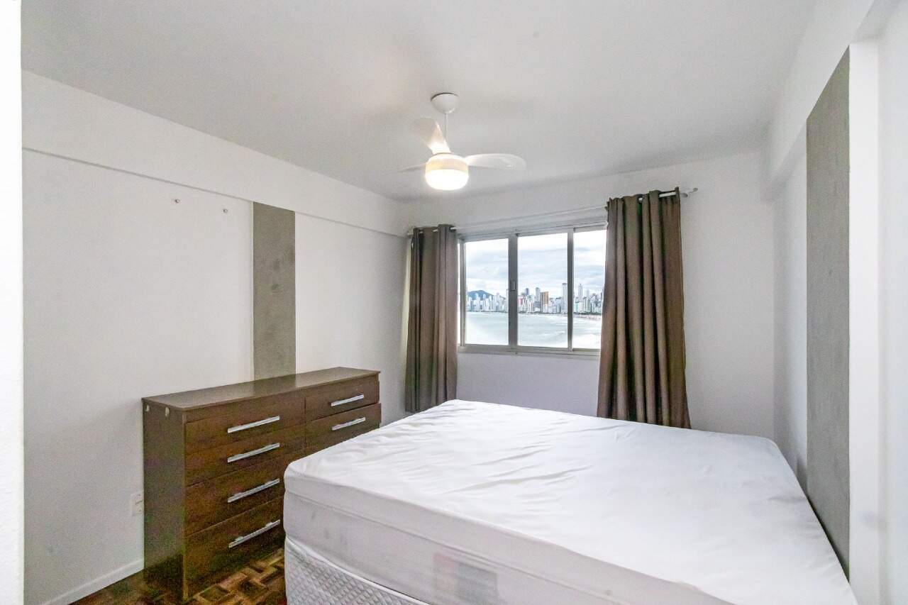 Apartamento à venda no Pioneiros: 