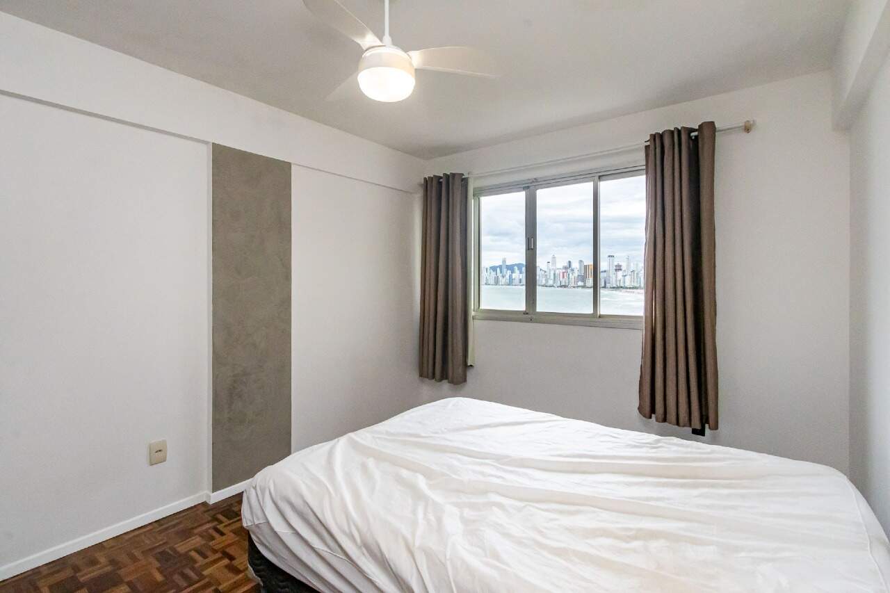 Apartamento à venda no Pioneiros: 
