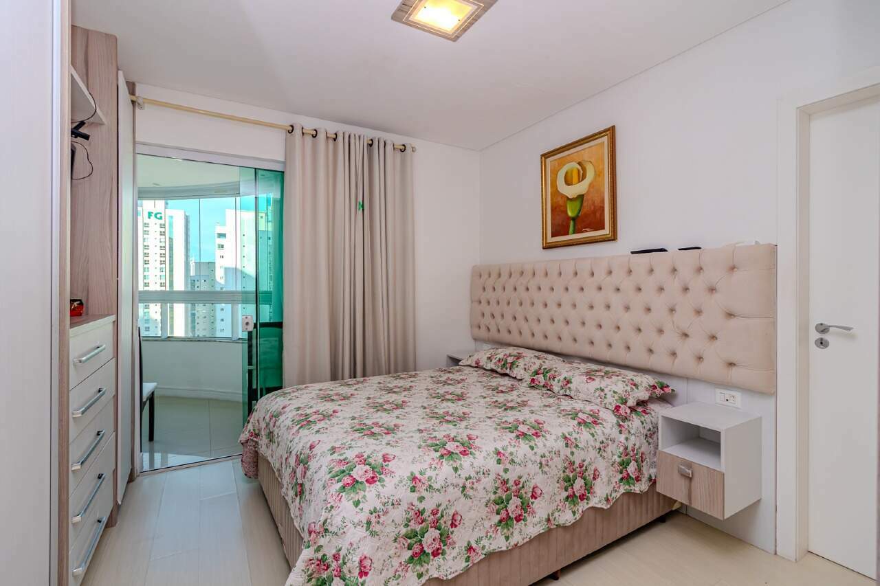 Apartamento à venda no Pioneiros: 
