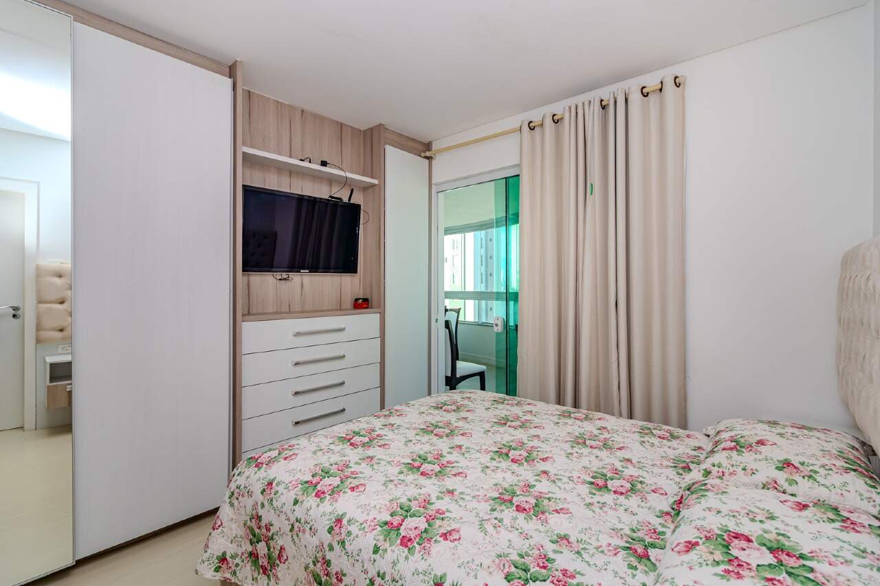 Apartamento à venda no Pioneiros: 