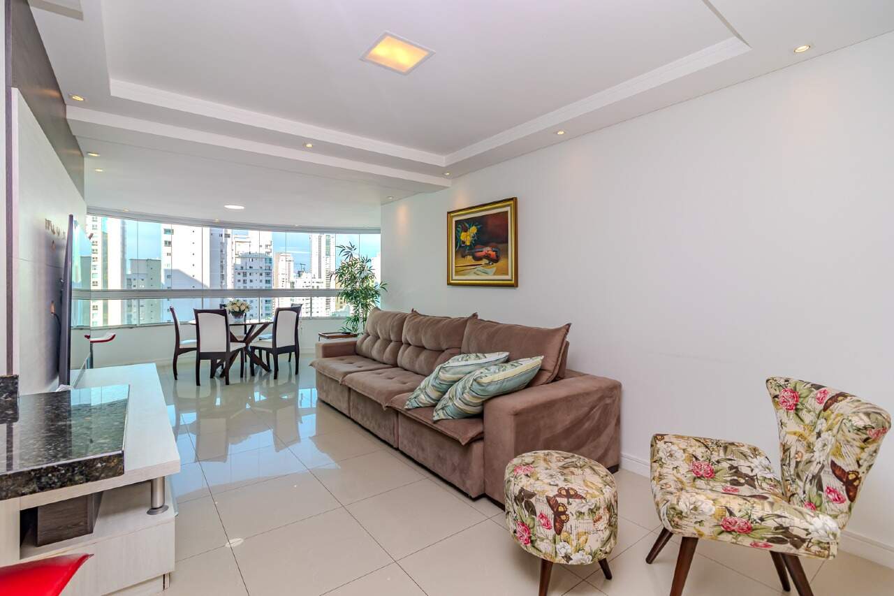Apartamento à venda no Pioneiros: 