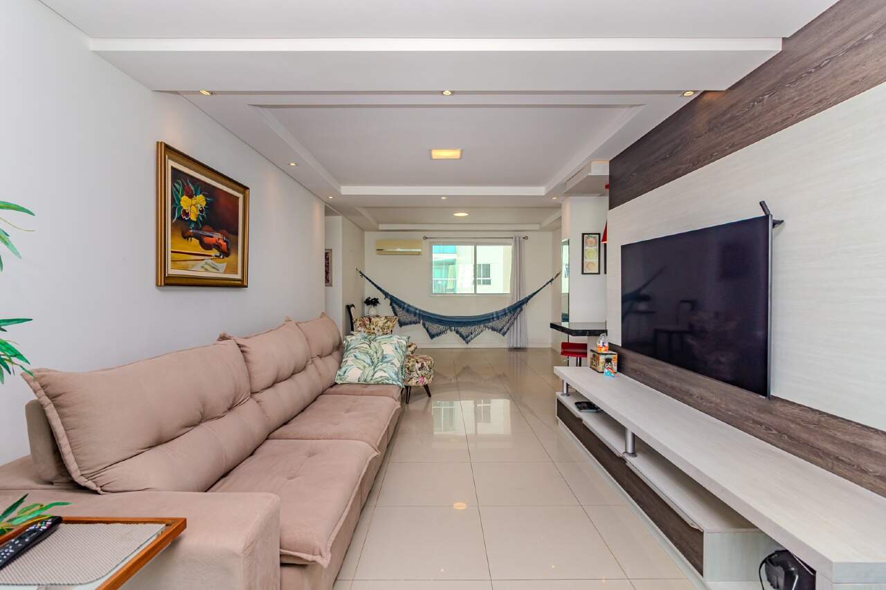 Apartamento à venda no Pioneiros: 