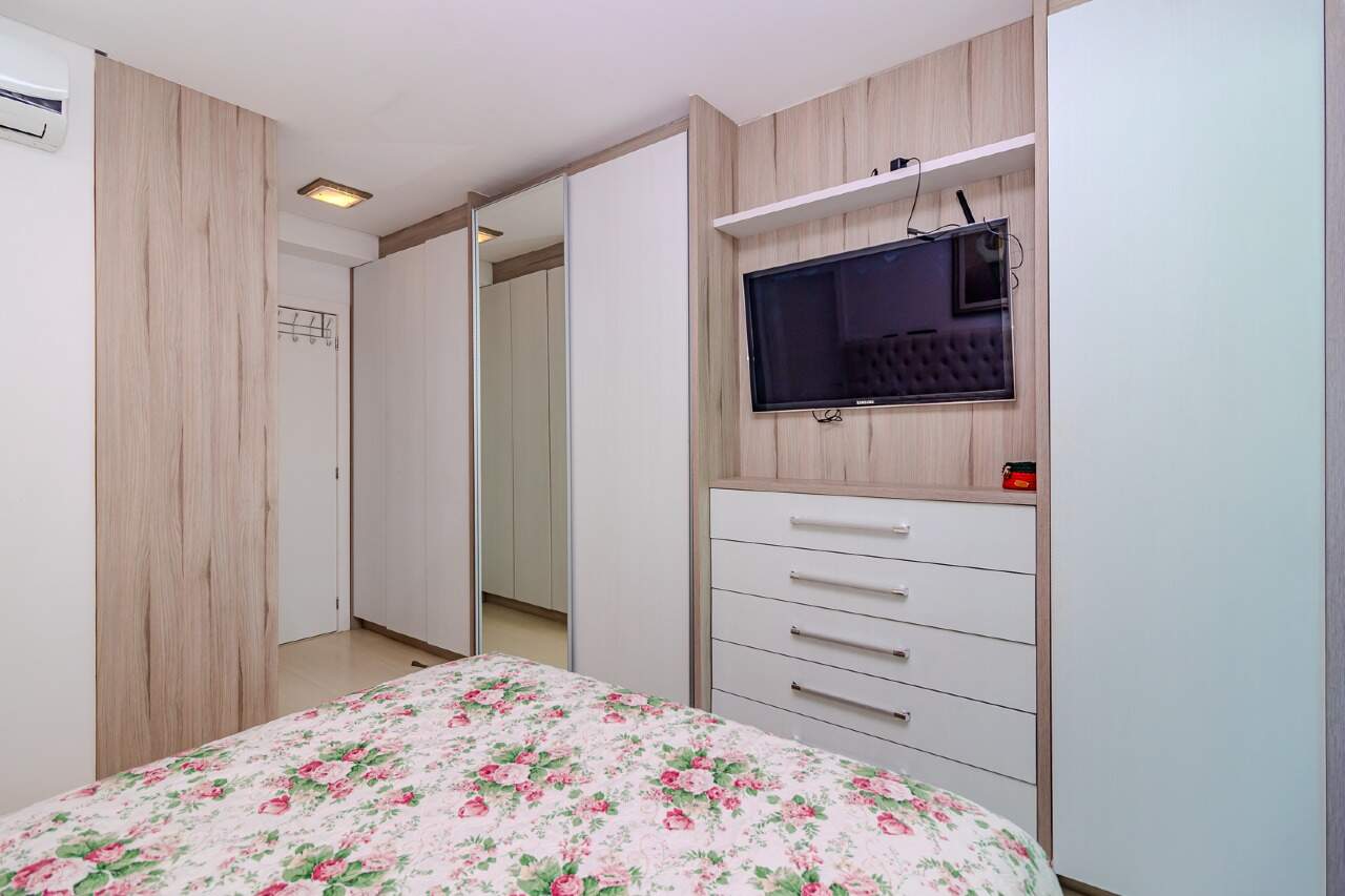 Apartamento à venda no Pioneiros: 