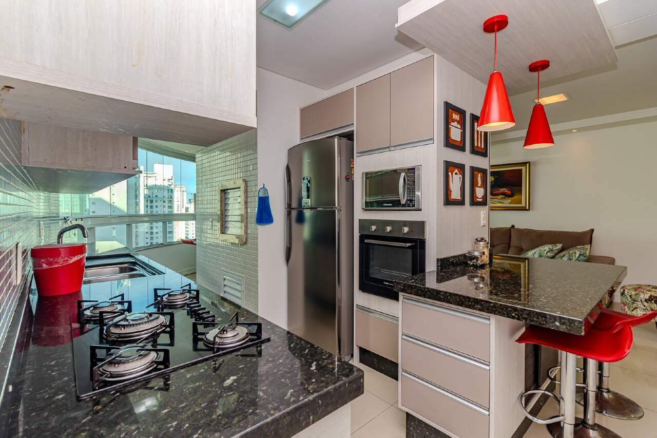 Apartamento à venda no Pioneiros: 