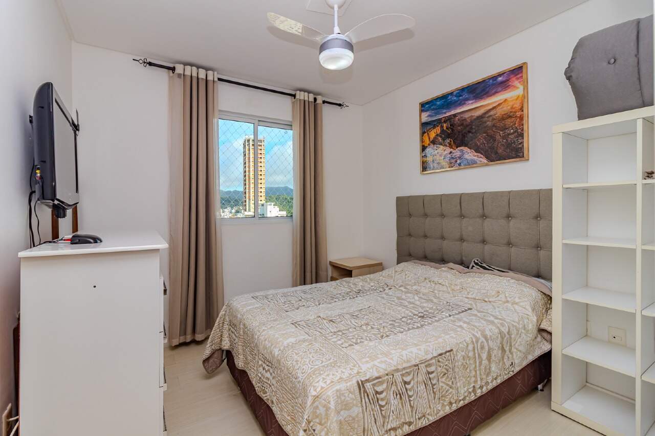 Apartamento à venda no Pioneiros: 