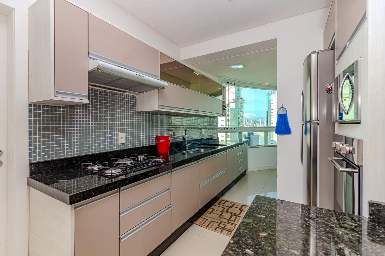 Apartamento à venda no Pioneiros: 