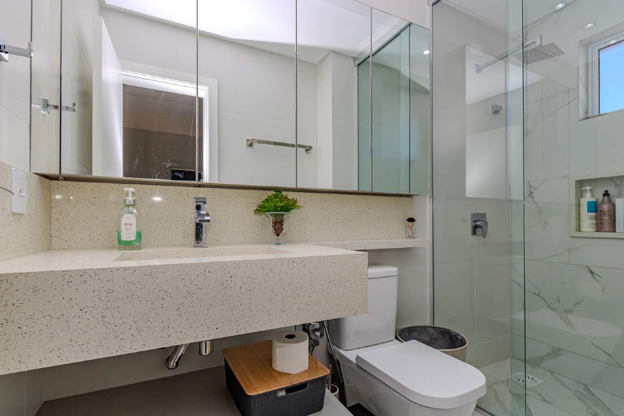 Apartamento à venda no Pioneiros: 