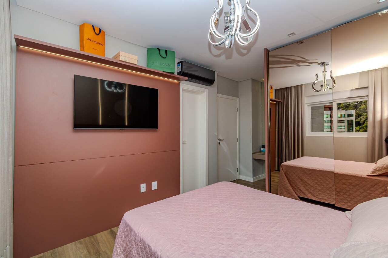 Apartamento à venda no Pioneiros: 