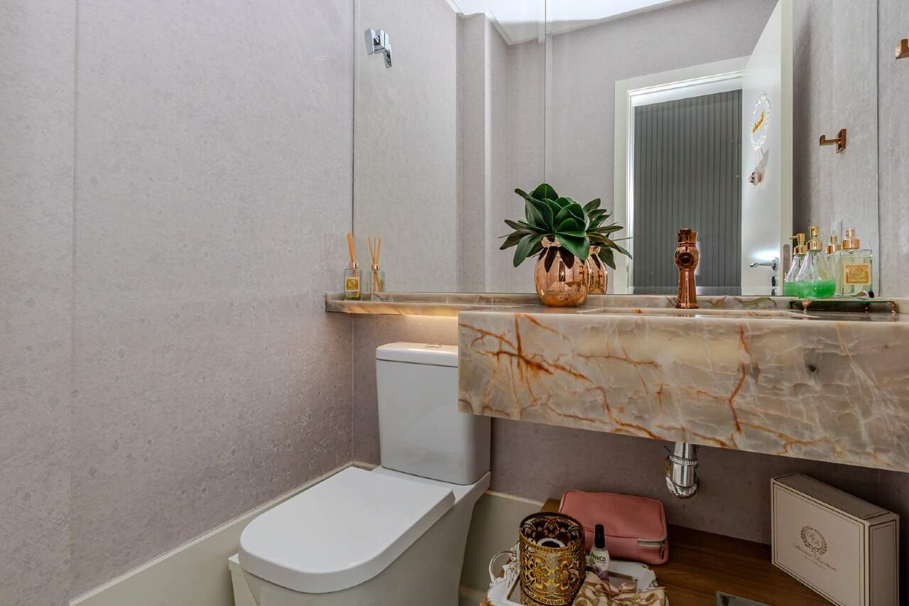Apartamento à venda no Pioneiros: 