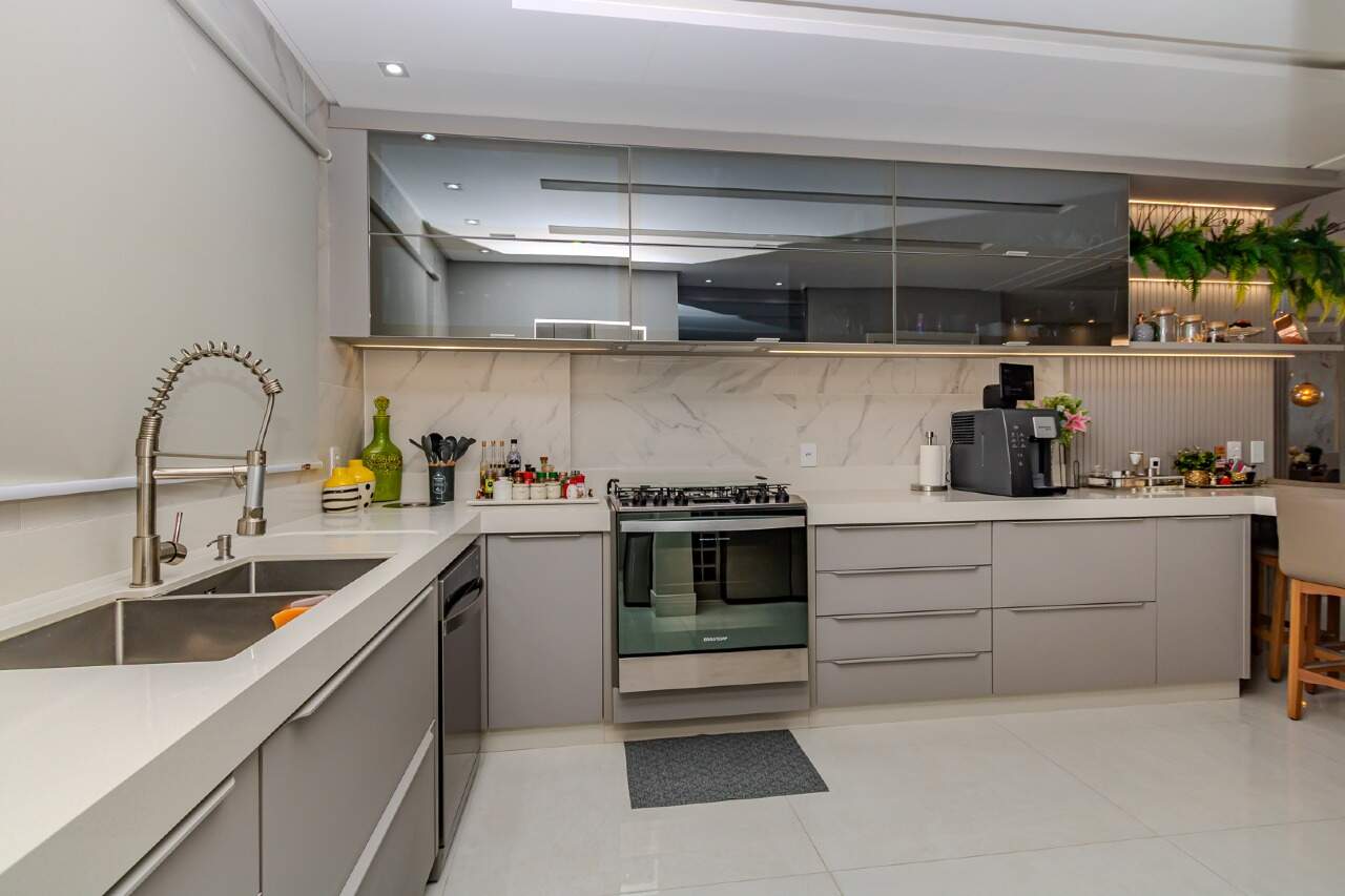 Apartamento à venda no Pioneiros: 