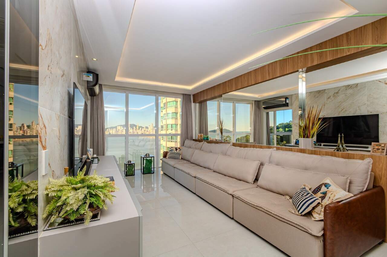 Apartamento à venda no Pioneiros: 