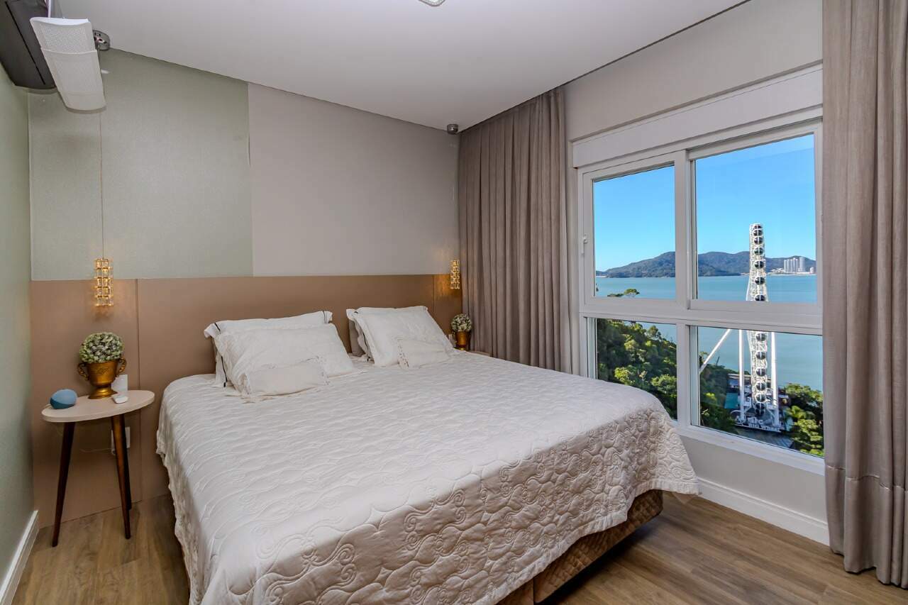 Apartamento à venda no Pioneiros: 