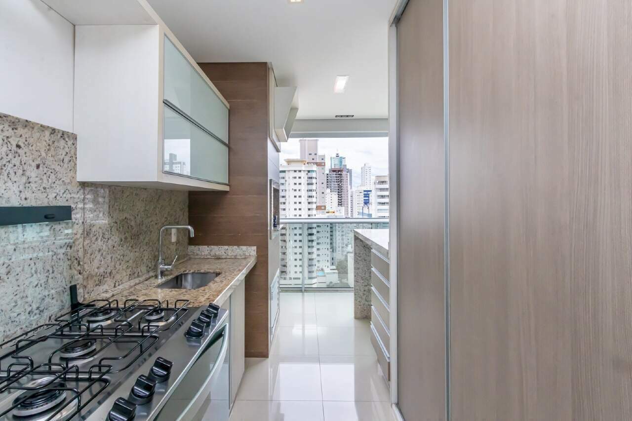 Apartamento à venda no Pioneiros: 