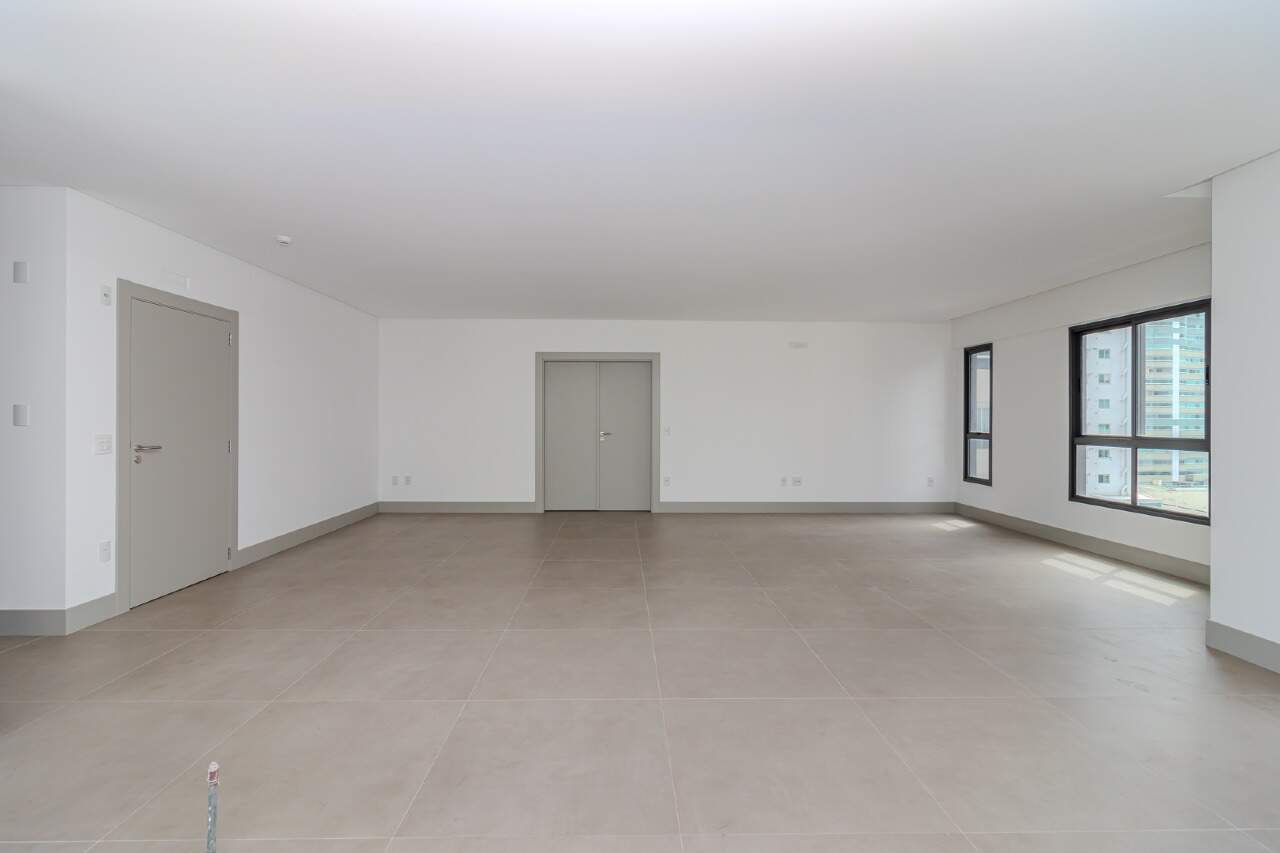 Apartamento à venda no Pioneiros: 