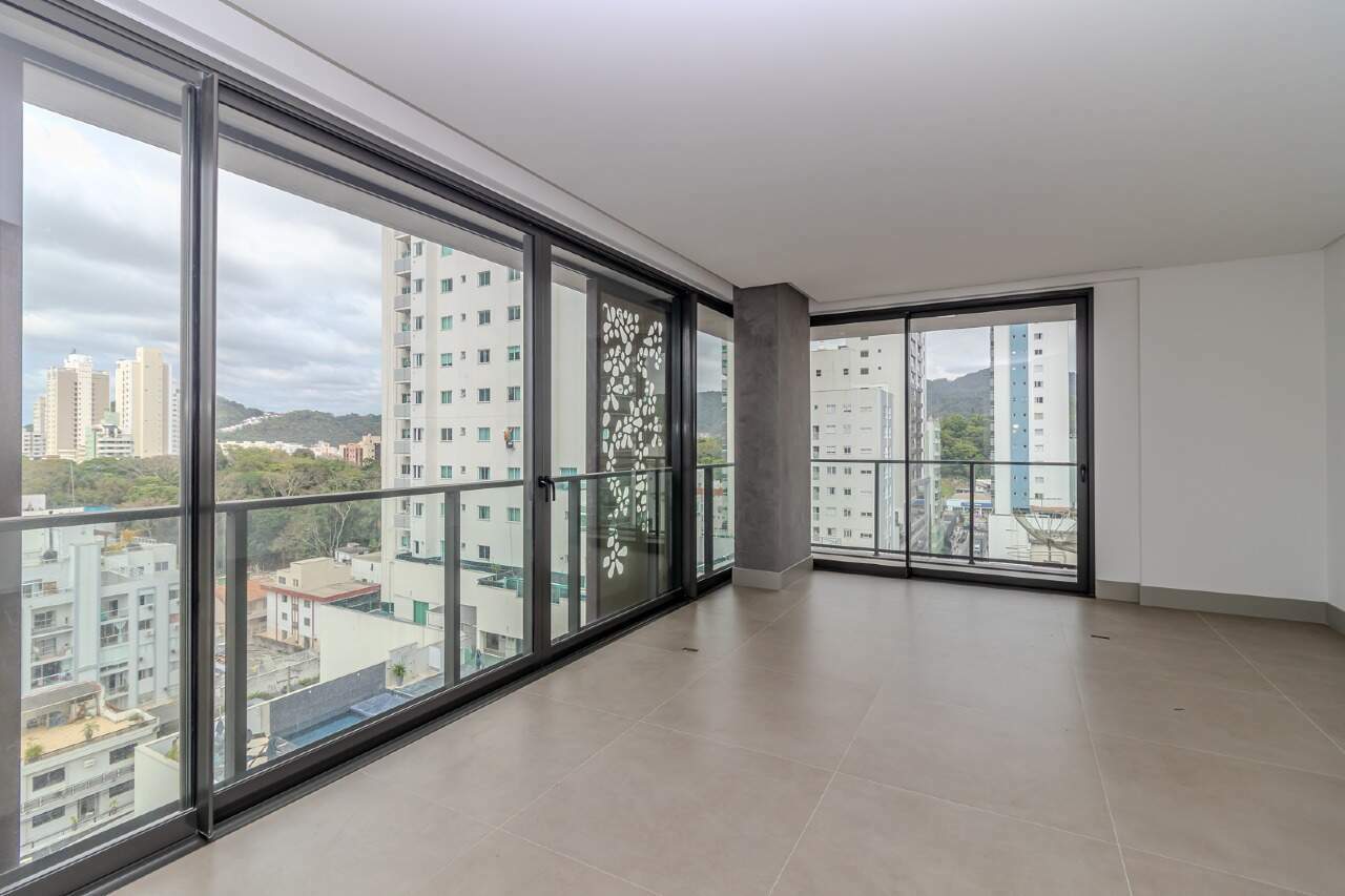 Apartamento à venda no Pioneiros: 