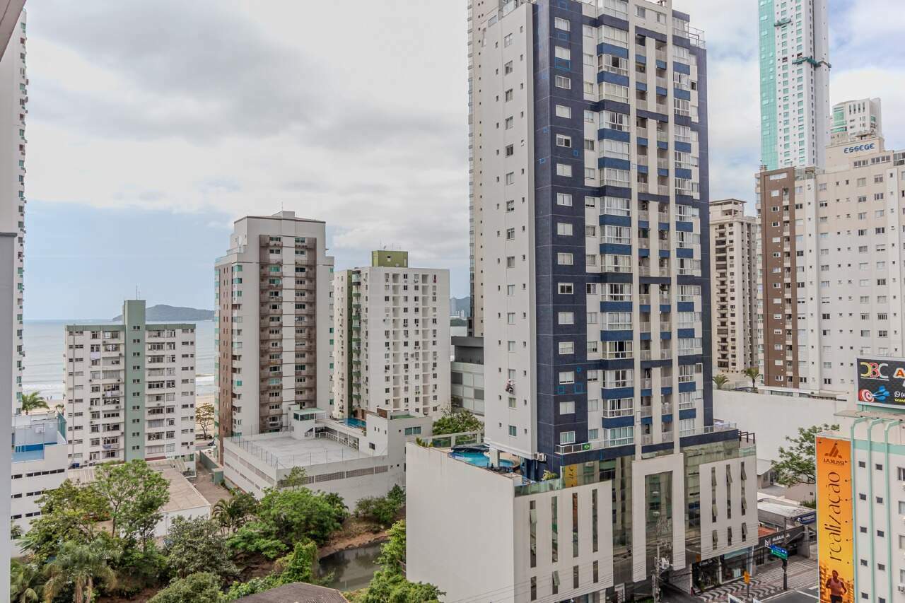 Apartamento à venda no Pioneiros: 
