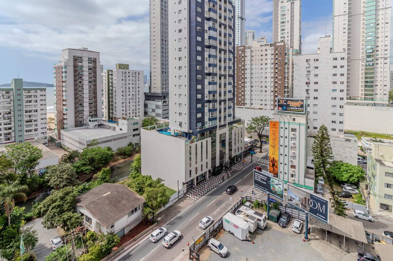 Apartamento à venda no Pioneiros: 