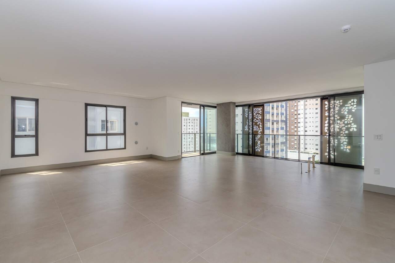 Apartamento à venda no Pioneiros: 