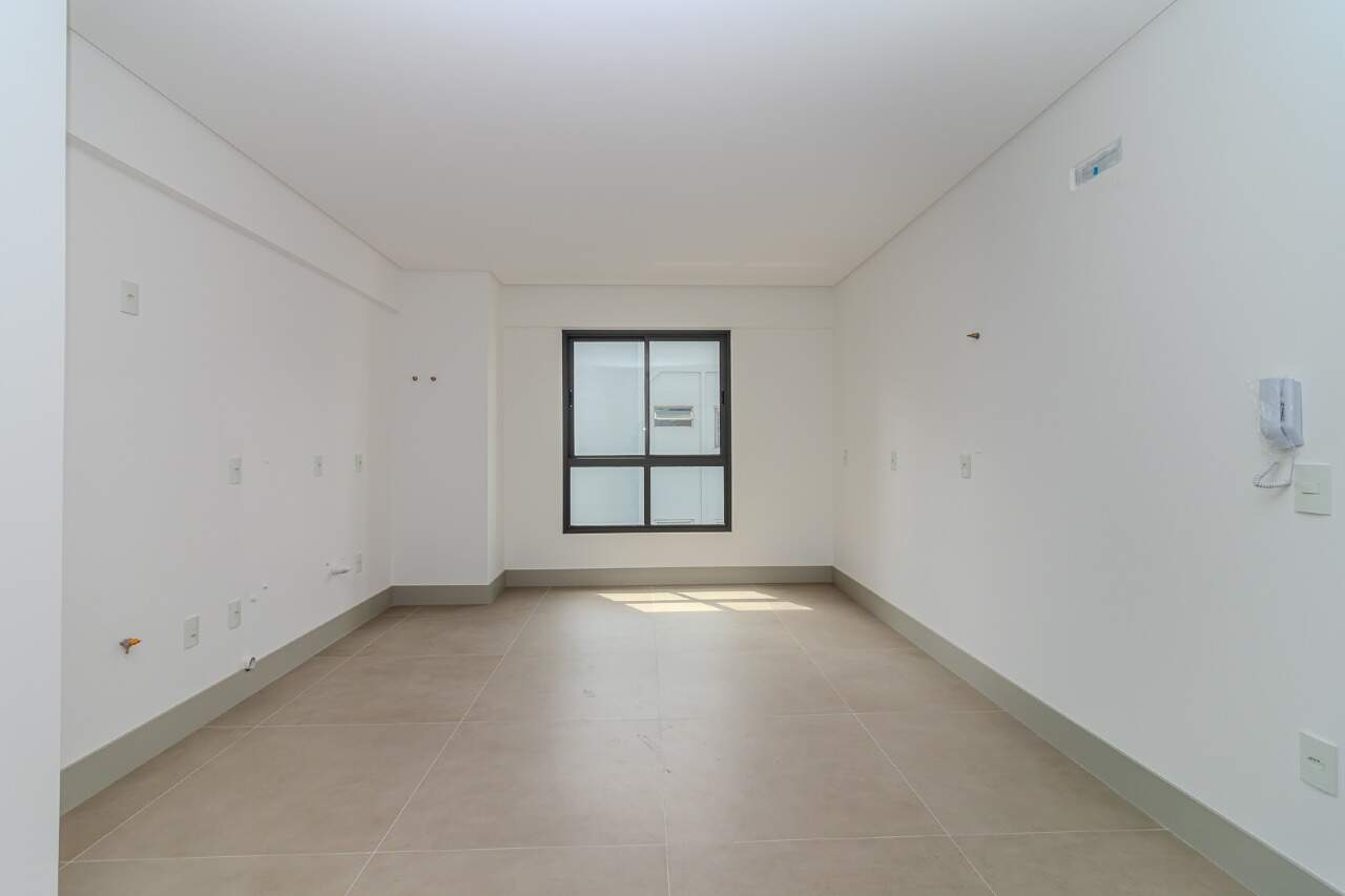 Apartamento à venda no Pioneiros: 