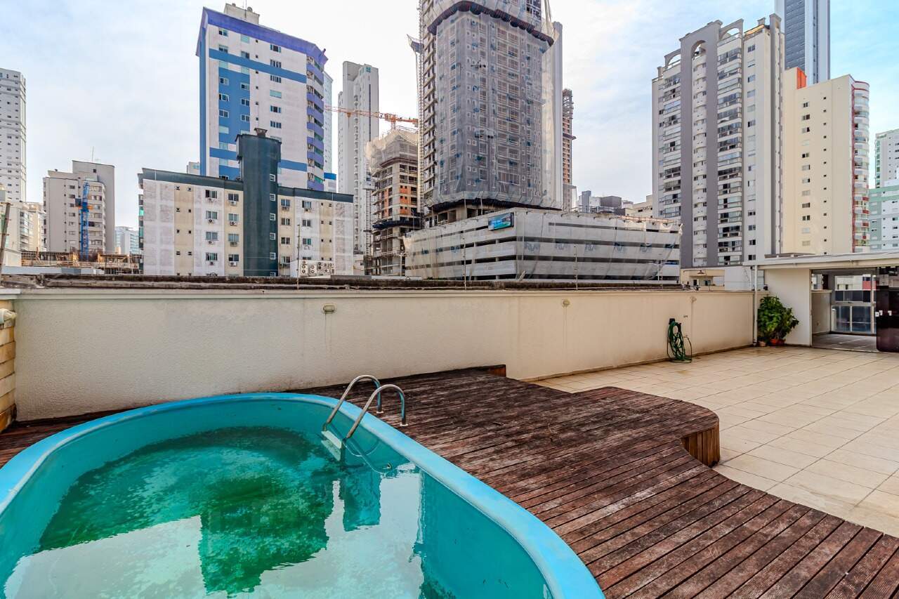 Apartamento diferenciado à venda no Centro: 