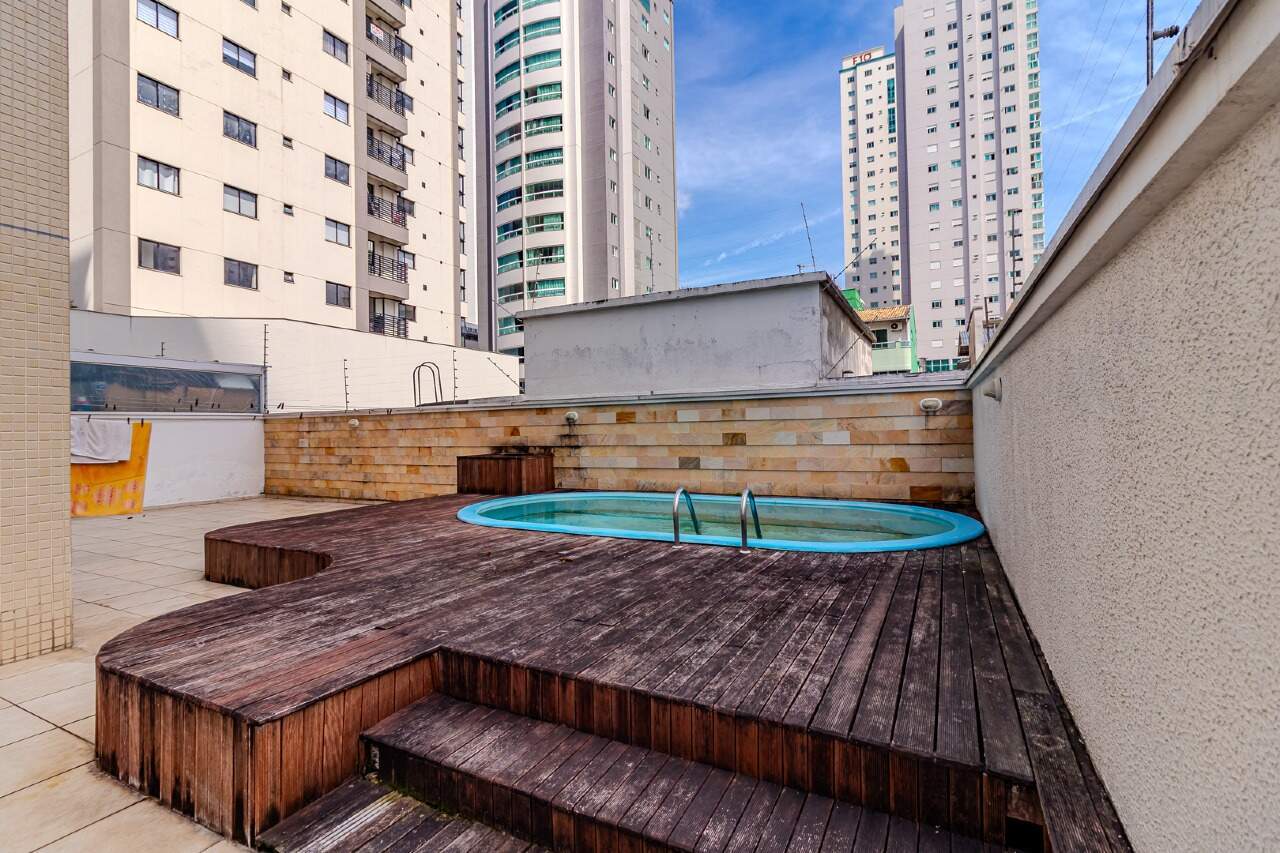 Apartamento diferenciado à venda no Centro: 