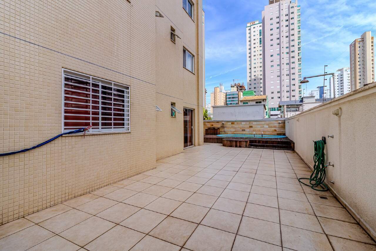 Apartamento diferenciado à venda no Centro: 