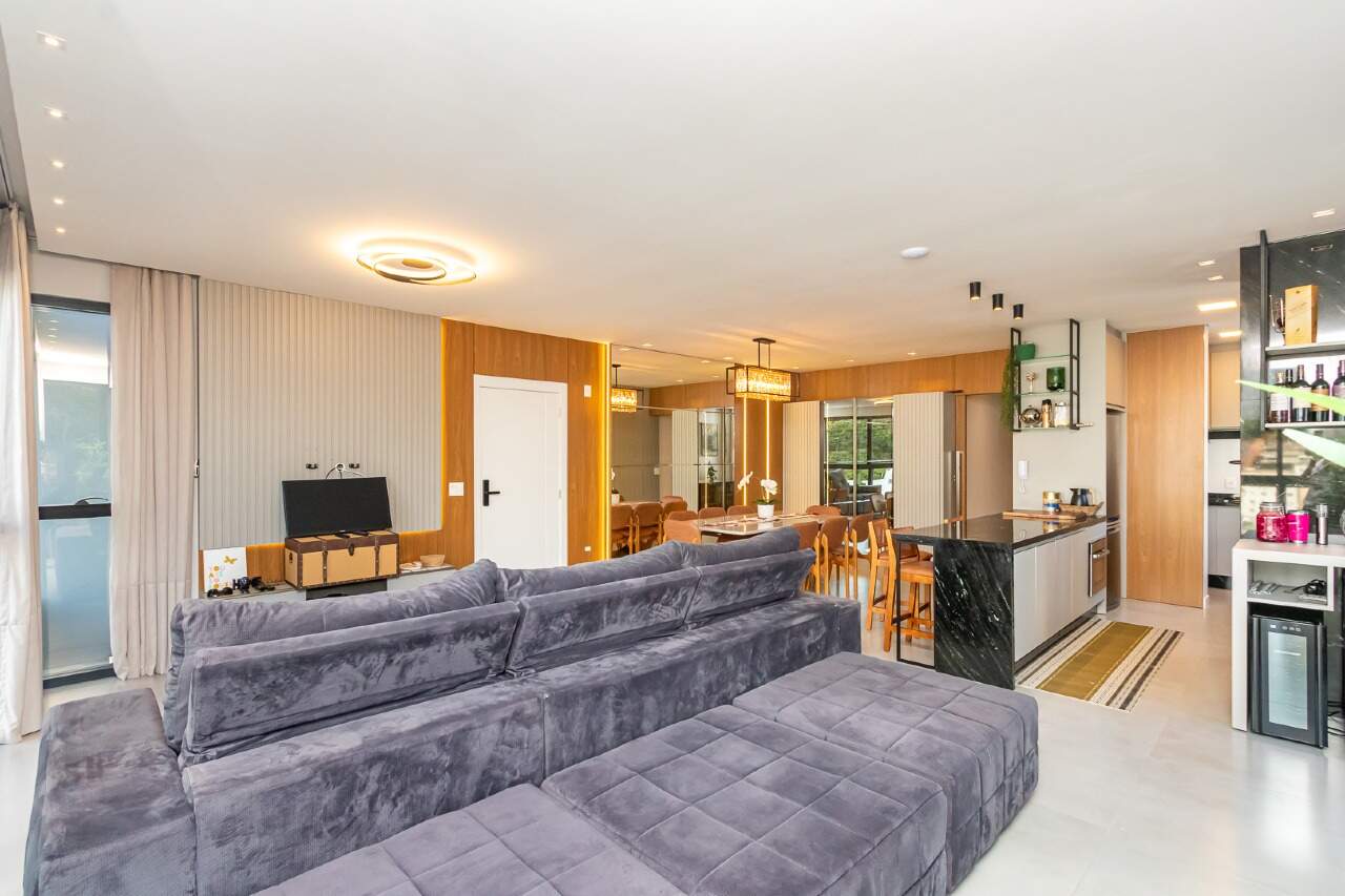 Apartamento à venda no Pioneiros: 