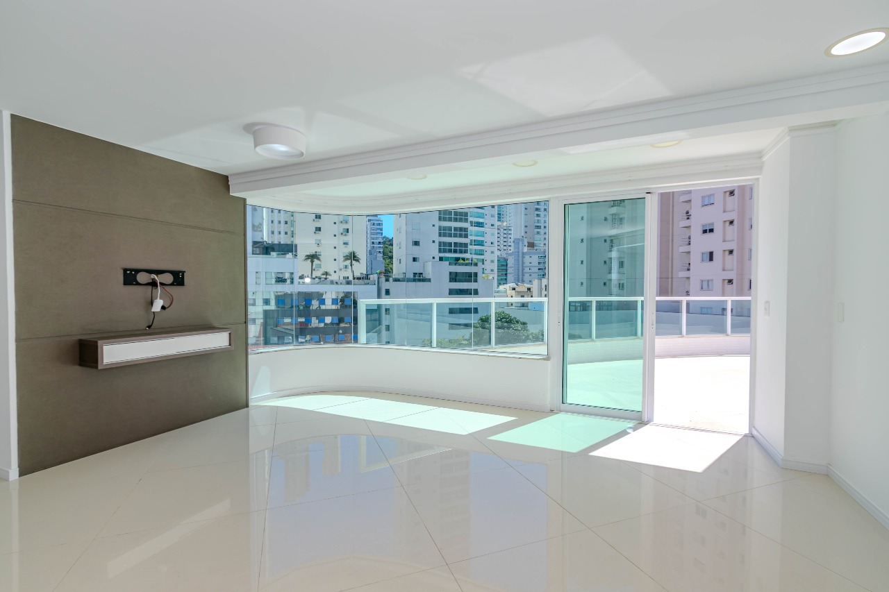 Apartamento diferenciado à venda no Pioneiros: 