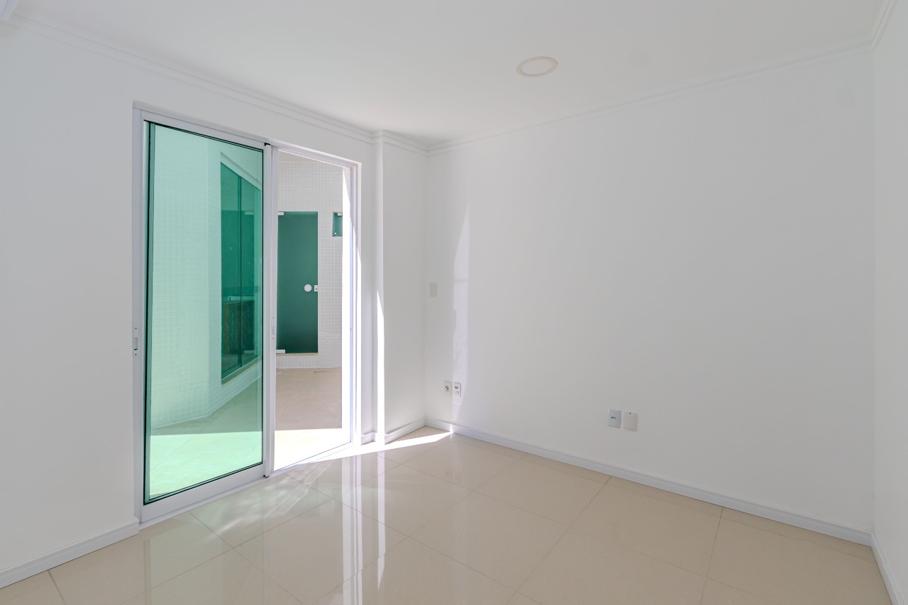 Apartamento diferenciado à venda no Pioneiros: 