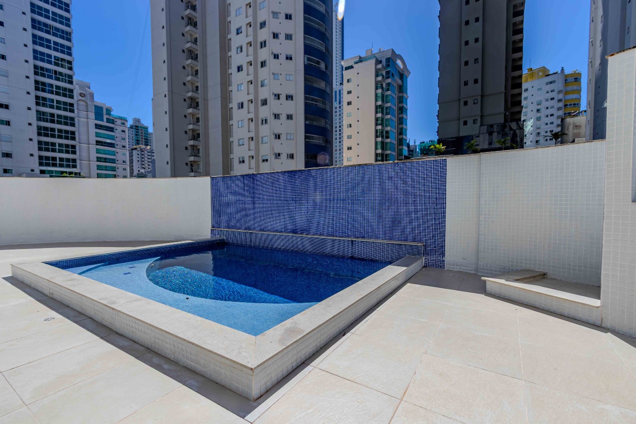 Apartamento diferenciado à venda no Pioneiros: 