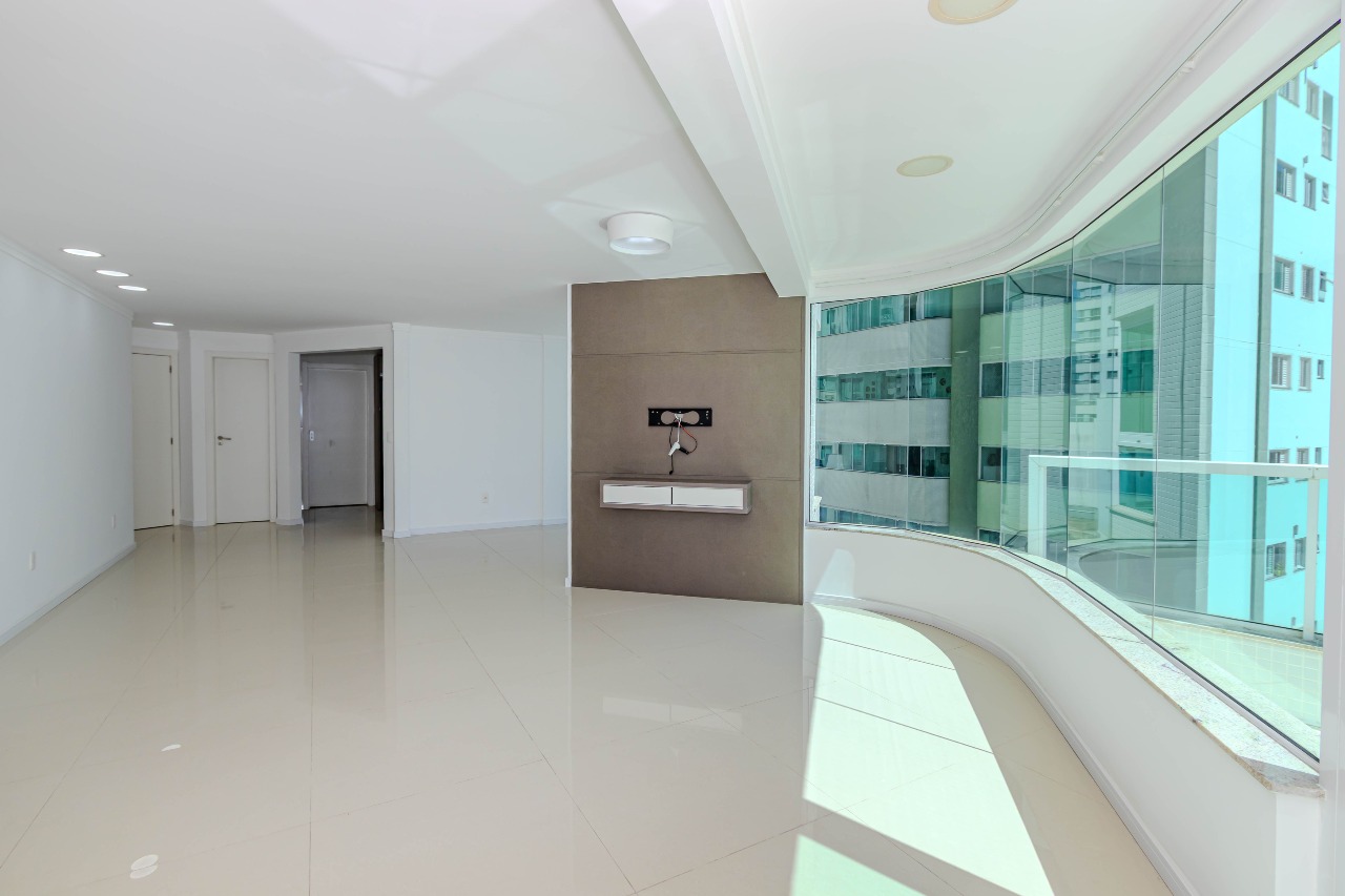 Apartamento diferenciado à venda no Pioneiros: 